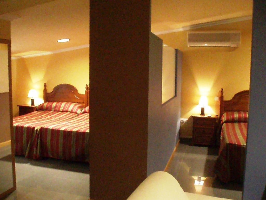 Hotel Topacio Valladolid Bilik gambar