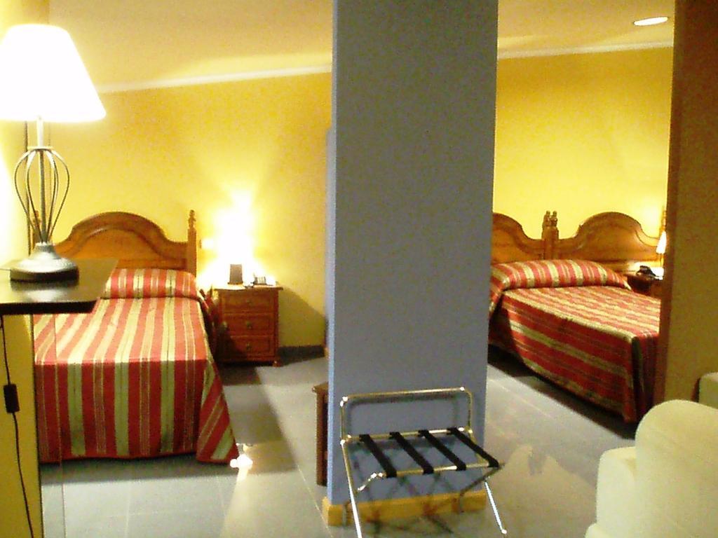 Hotel Topacio Valladolid Bilik gambar